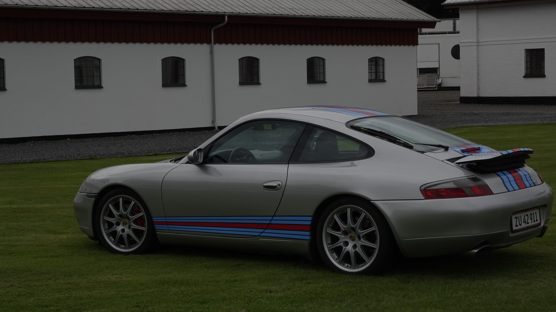 Porsche profile